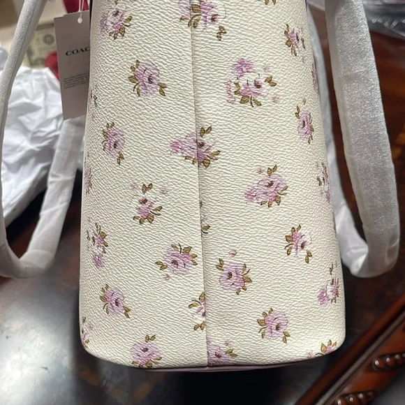 Coach Floral Gallery Tote - Picture 8 of 8